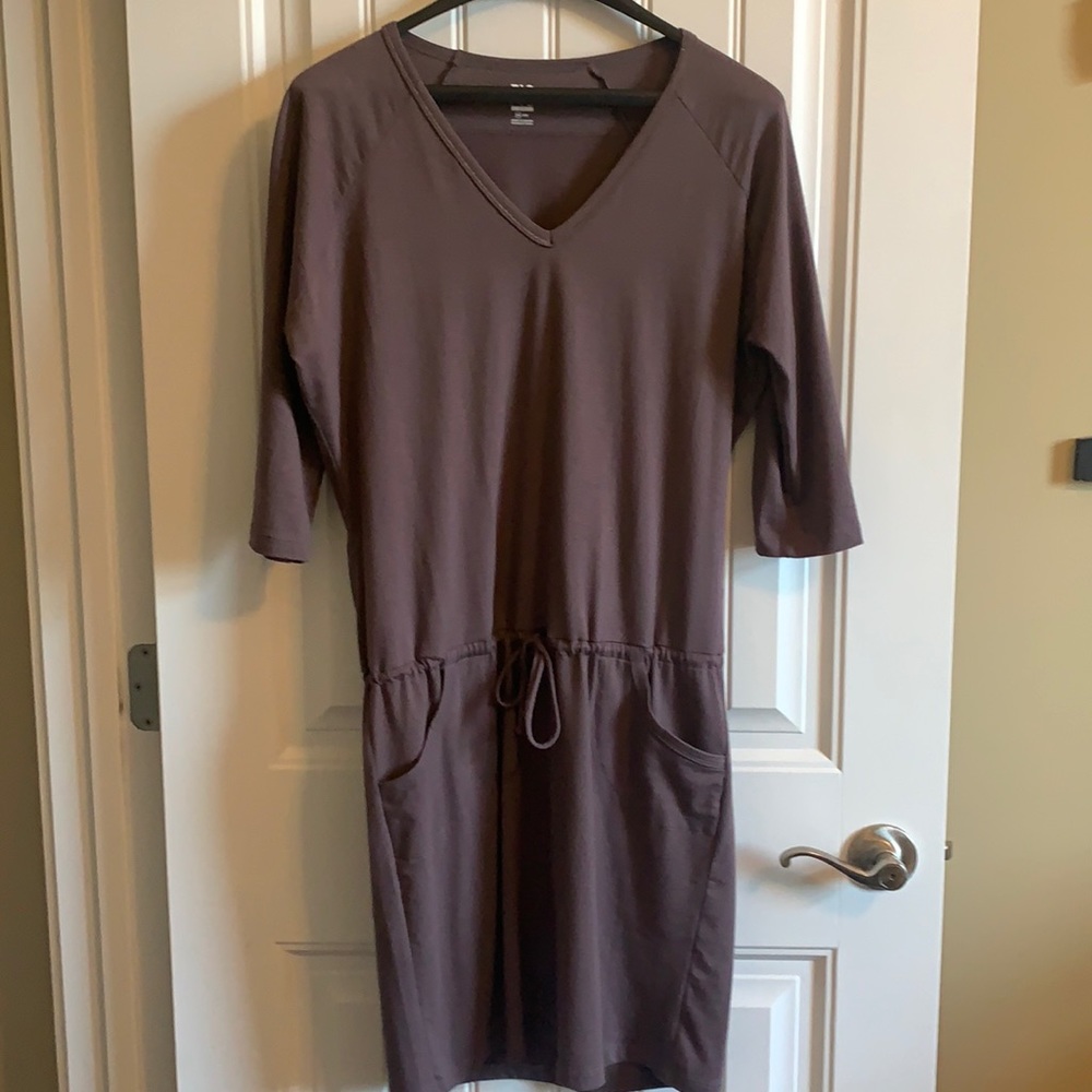 FIG organic dress. Three quarter sleeves.
